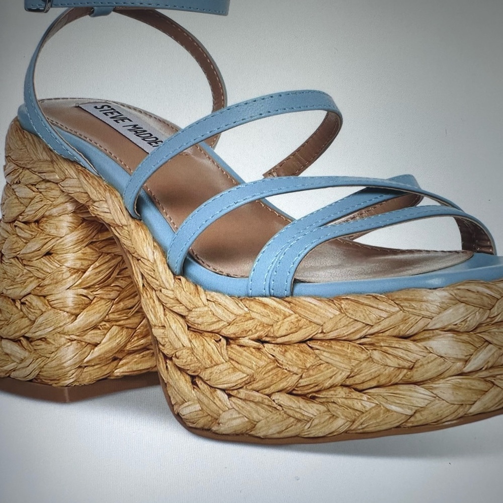 $80 Steve Madden Belize Blue Strappy Platform Sandals sz 10